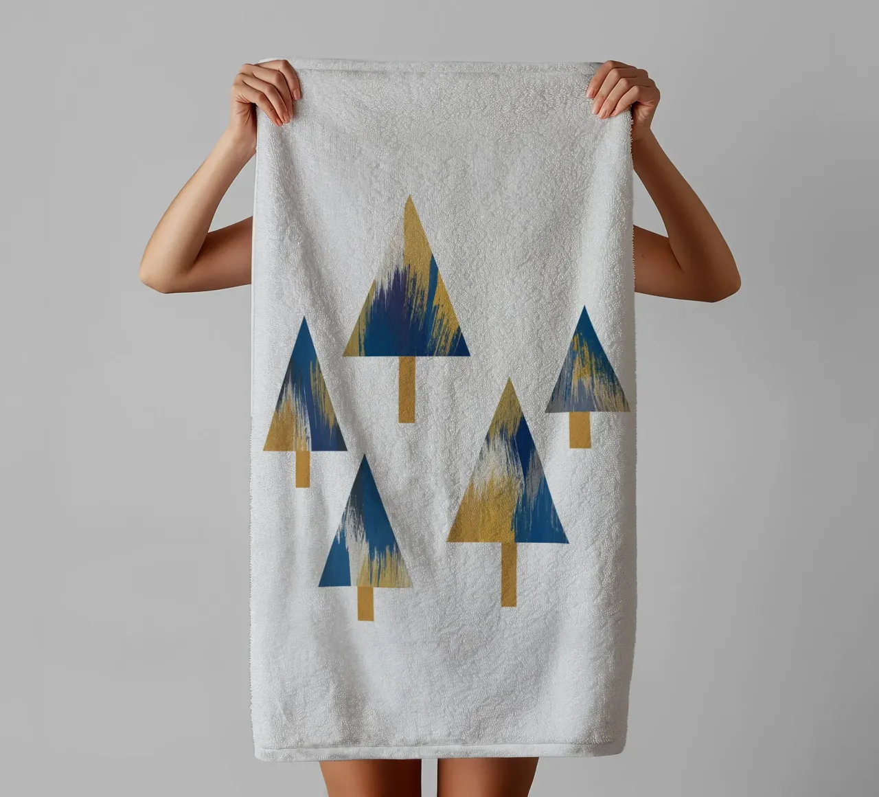 Arbres bleu et jaune serviette de bain de Orara Studio