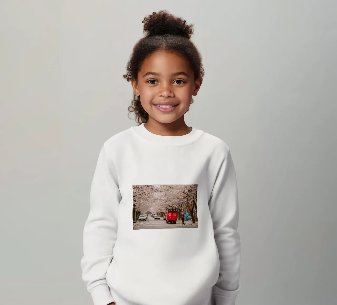 La via dei ciliegi in fiore a Seul, Corea del Sud felpa bambino da mbgraphx2