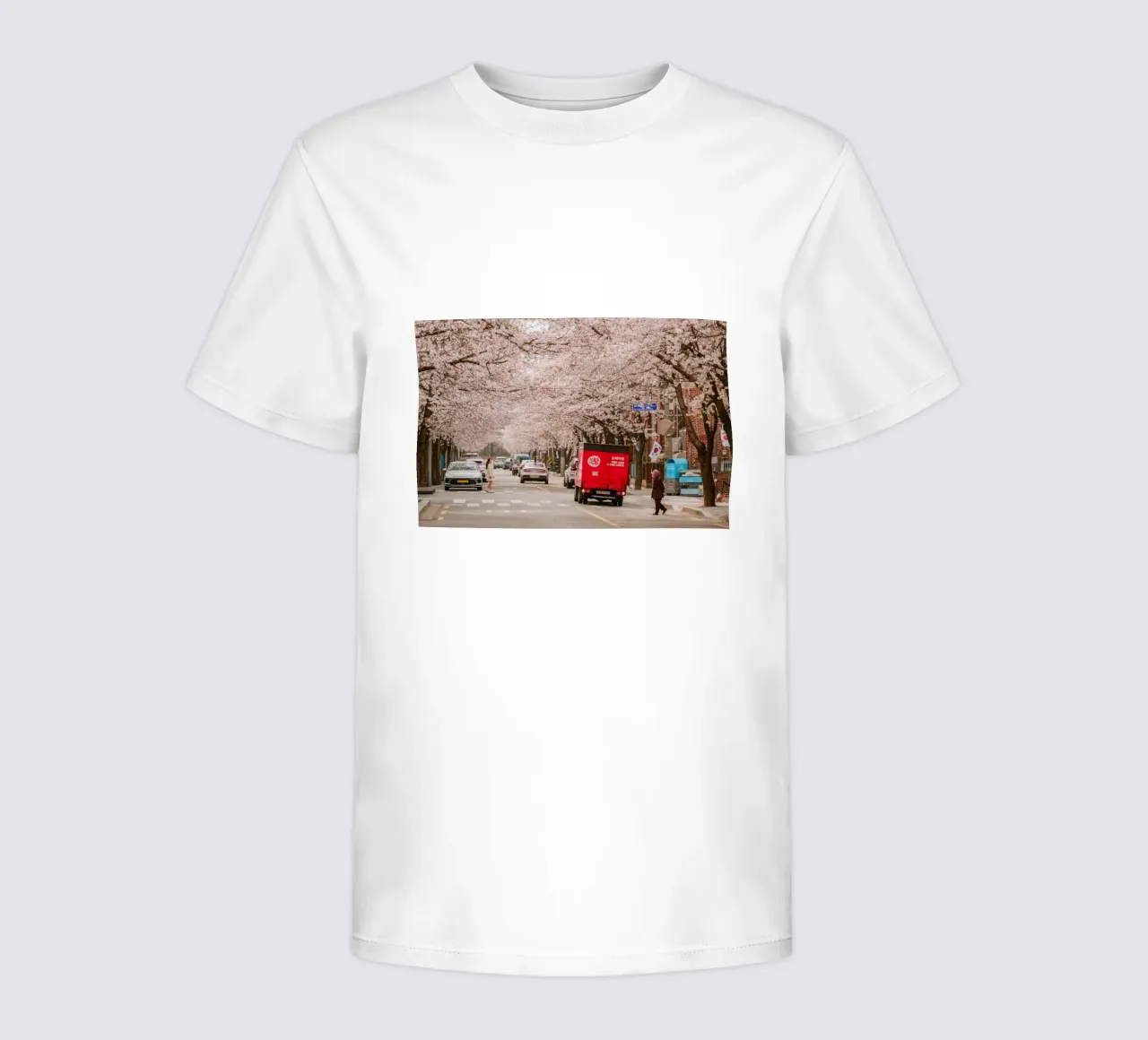 La via dei ciliegi in fiore a Seul, Corea del Sud t-shirt bambini da mbgraphx2
