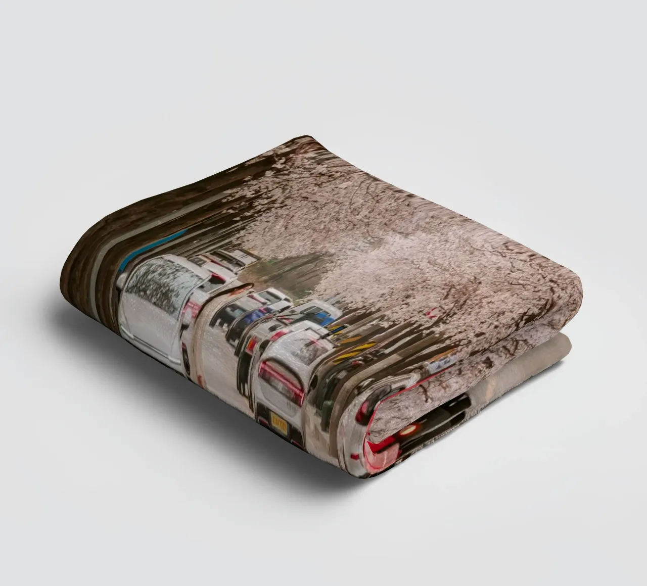 La via dei ciliegi in fiore a Seul, Corea del Sud asciugamano da bagno da mbgraphx2