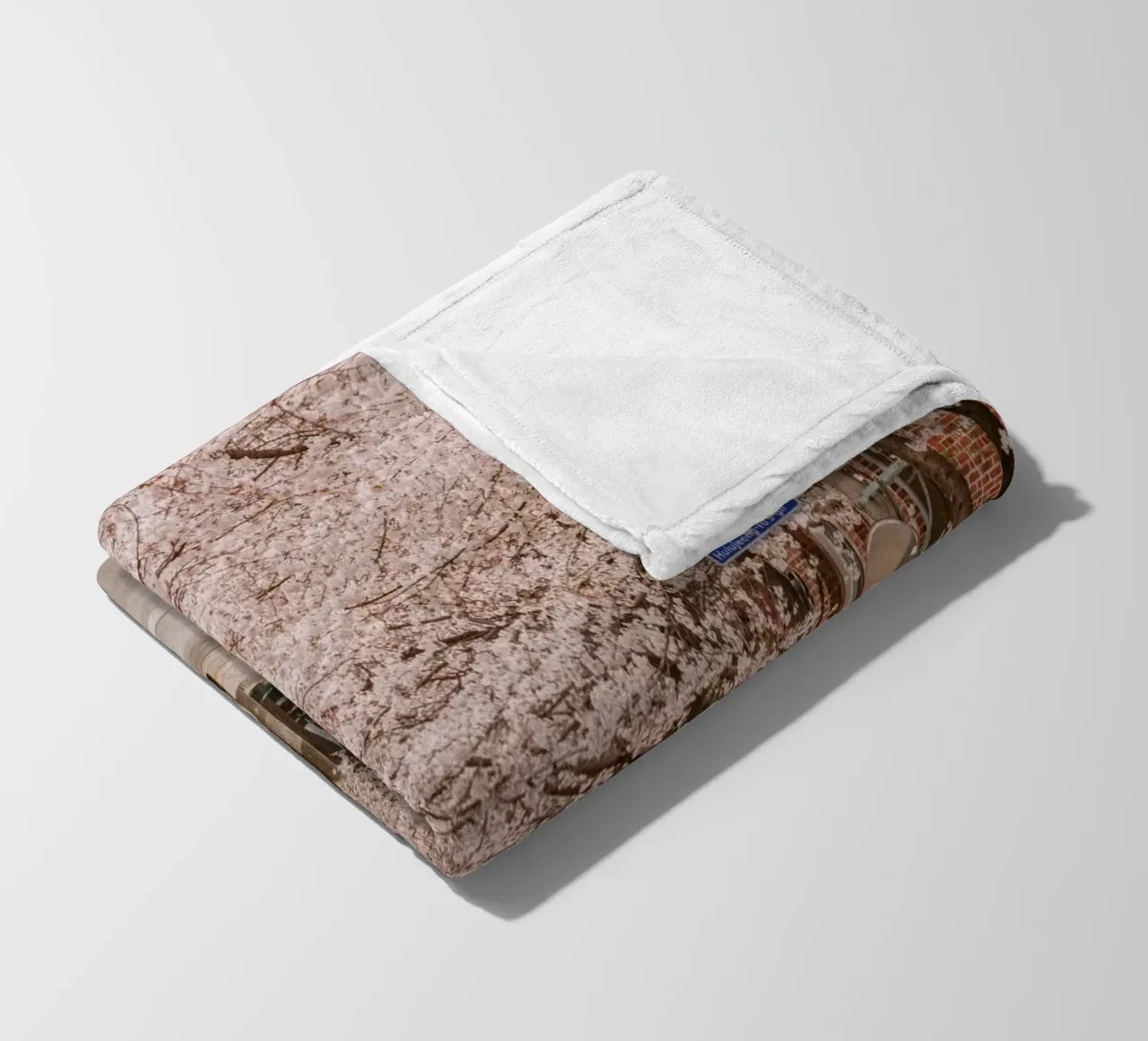 La via dei ciliegi in fiore a Seul, Corea del Sud coperta in pile da mbgraphx2