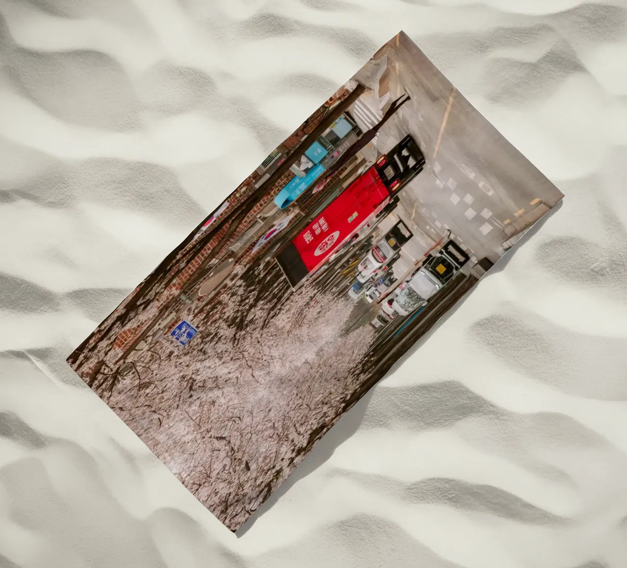 La via dei ciliegi in fiore a Seul, Corea del Sud telo mare da mbgraphx2