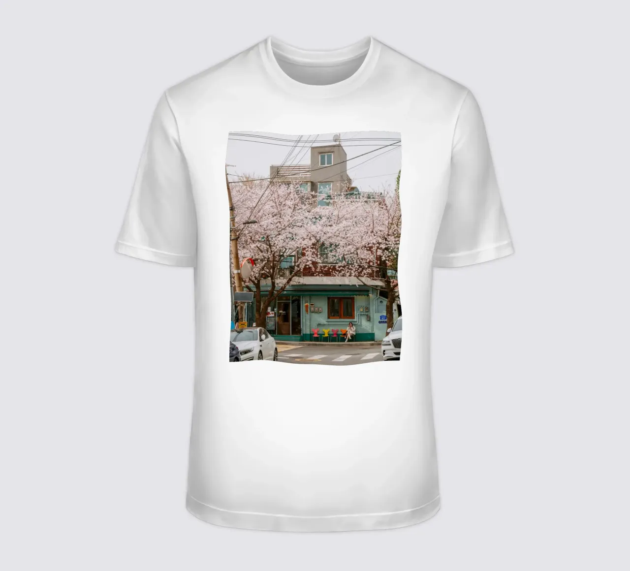 Il Cherry Blossom Café di Seul, Corea del Sud t-shirt da mbgraphx2