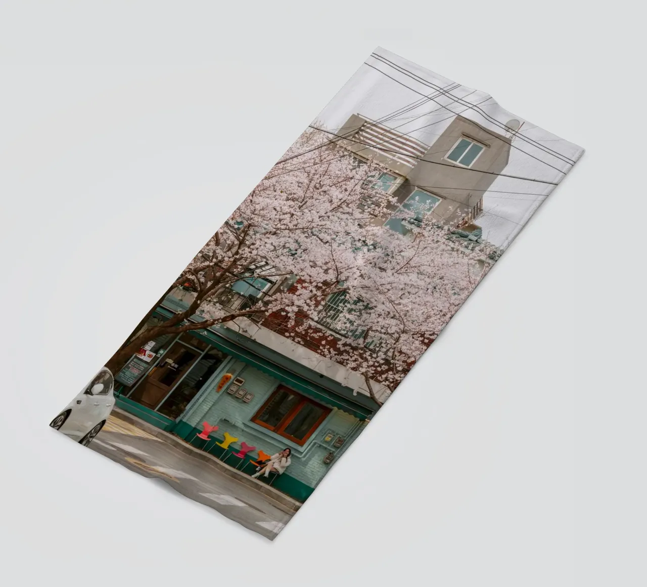 Il Cherry Blossom Café di Seul, Corea del Sud telo mare da mbgraphx2