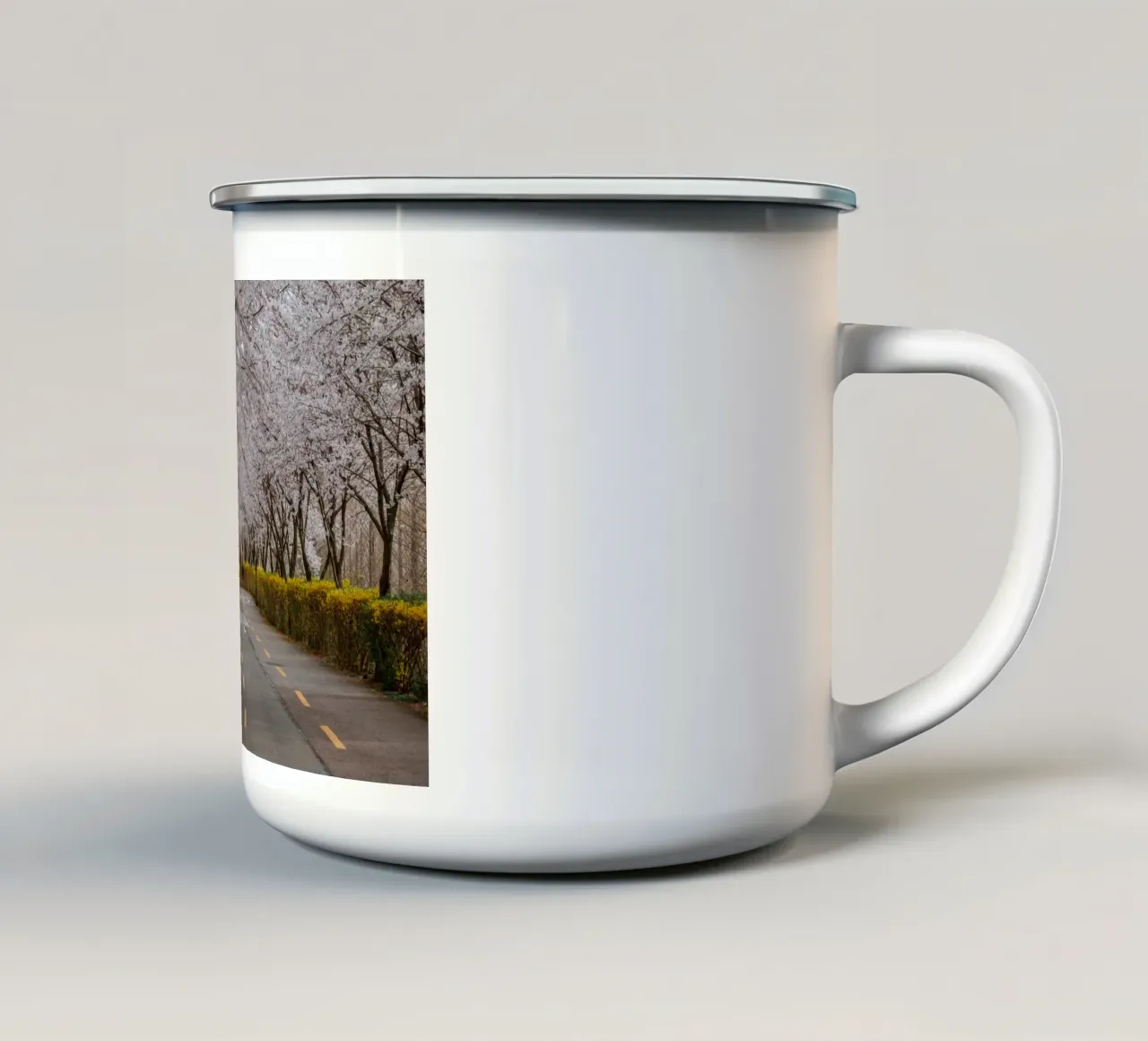 Fiori di ciliegio al Parco Haneul di Seul, Corea del Sud tazza in smalto da mbgraphx2