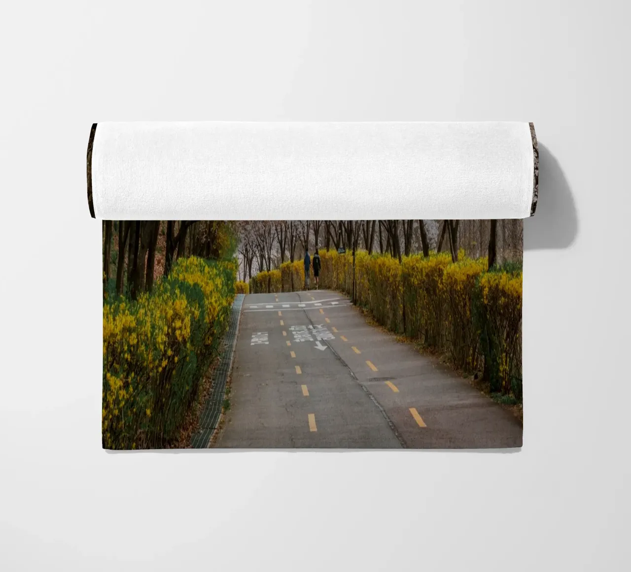 Fiori di ciliegio al Parco Haneul di Seul, Corea del Sud telo mare da mbgraphx2