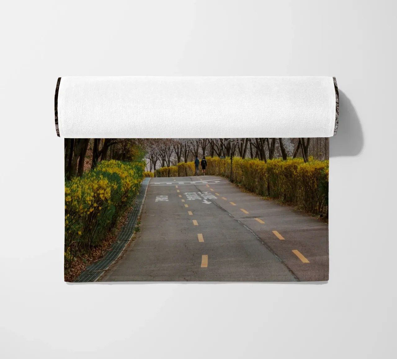 Fiori di ciliegio al Parco Haneul di Seul, Corea del Sud telo mare da mbgraphx2