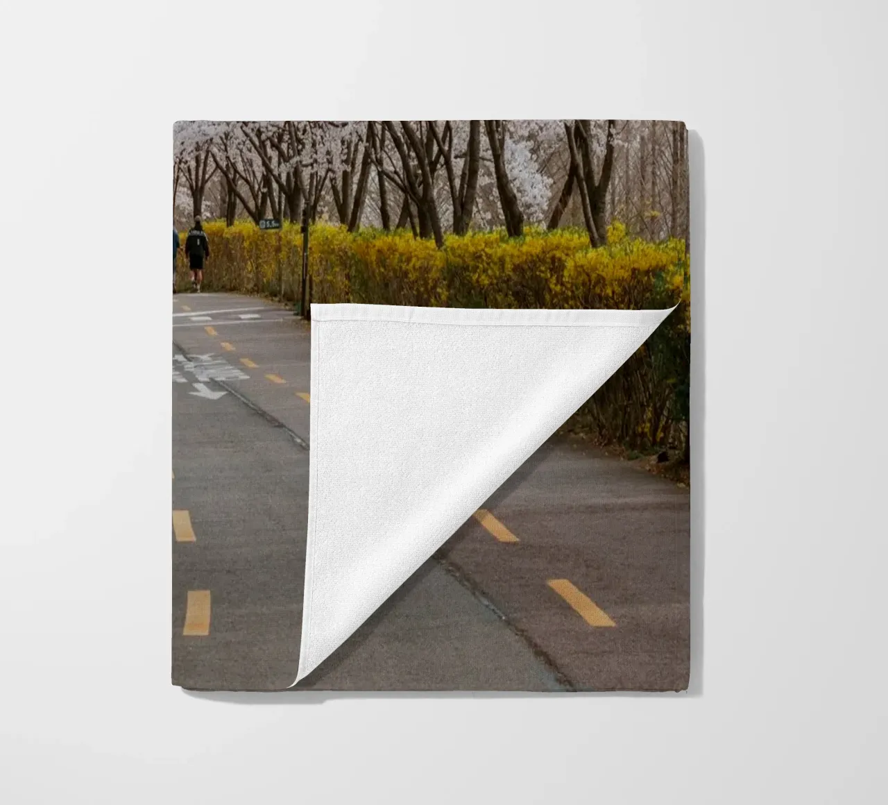 Fiori di ciliegio al Parco Haneul di Seul, Corea del Sud telo mare da mbgraphx2