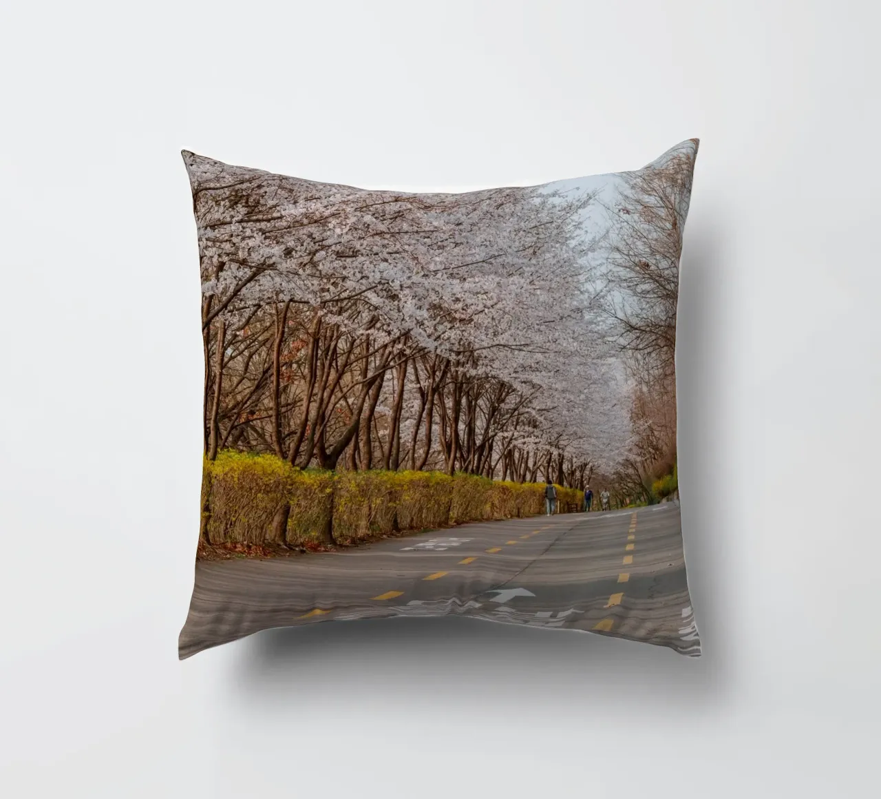 Haneul Park Kersenbloesems in Seoul, Zuid-Korea kussen van mbgraphx2