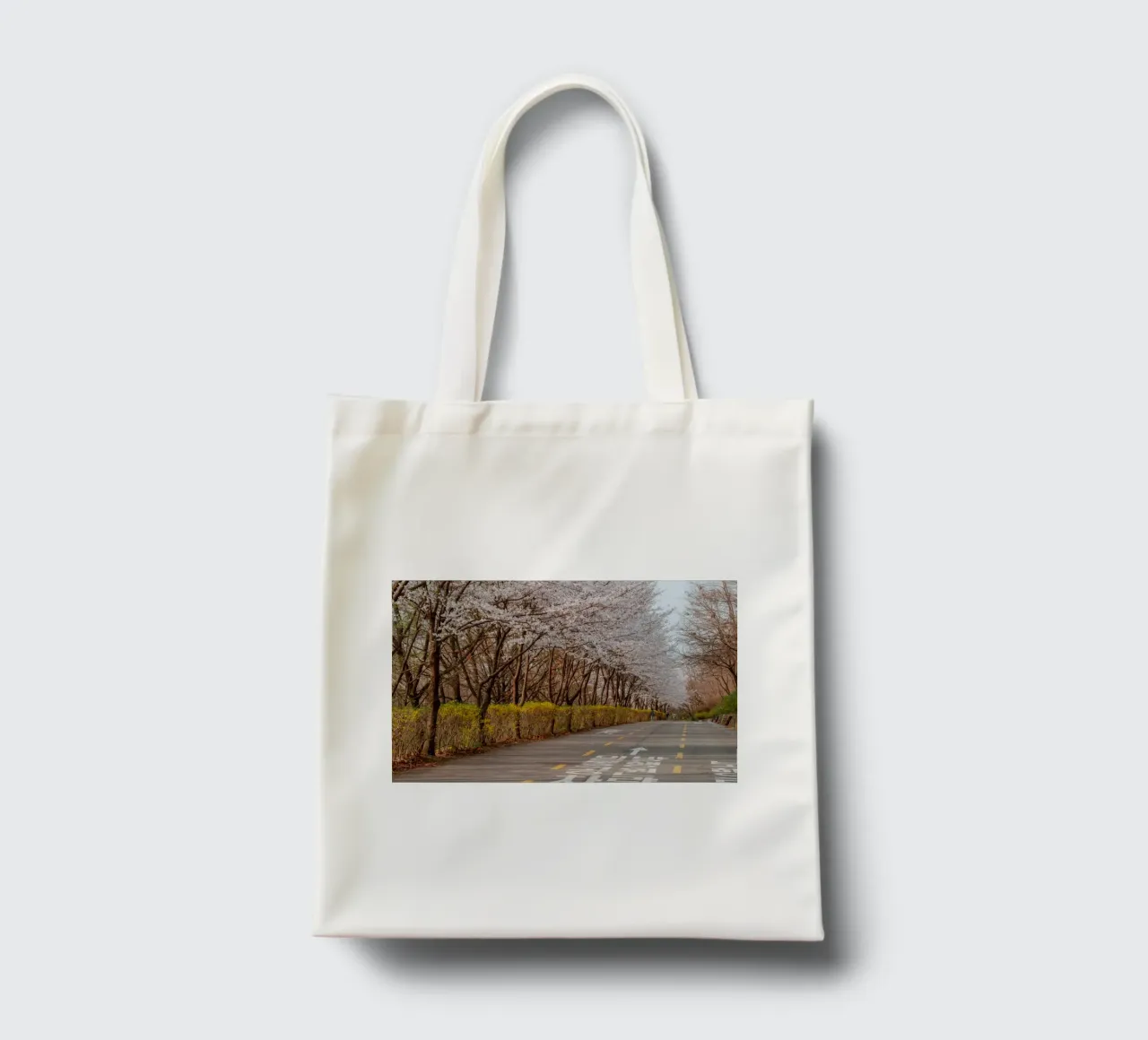 I ciliegi in fiore del Parco Haneul a Seul, Corea del Sud borsa in juta da mbgraphx2