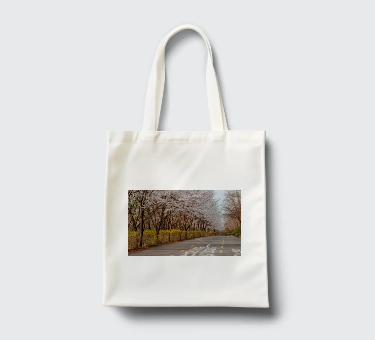 I ciliegi in fiore del Parco Haneul a Seul, Corea del Sud borsa in juta da mbgraphx2