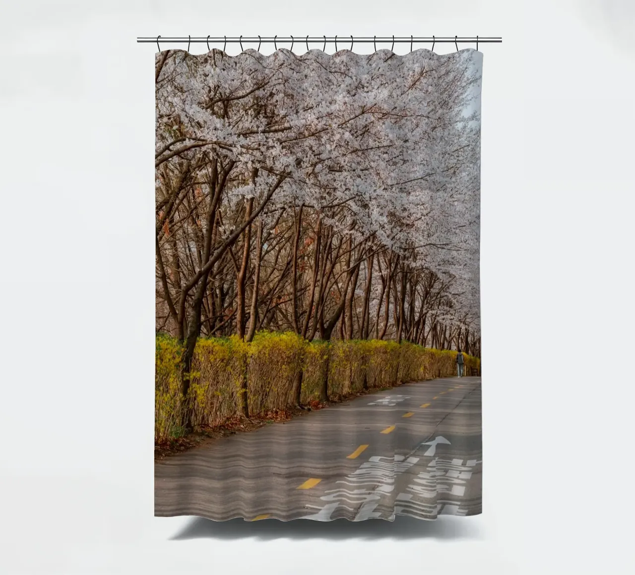 I ciliegi in fiore del Parco Haneul a Seul, Corea del Sud tenda da doccia da mbgraphx2