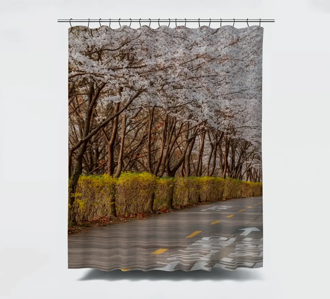 I ciliegi in fiore del Parco Haneul a Seul, Corea del Sud tenda da doccia da mbgraphx2