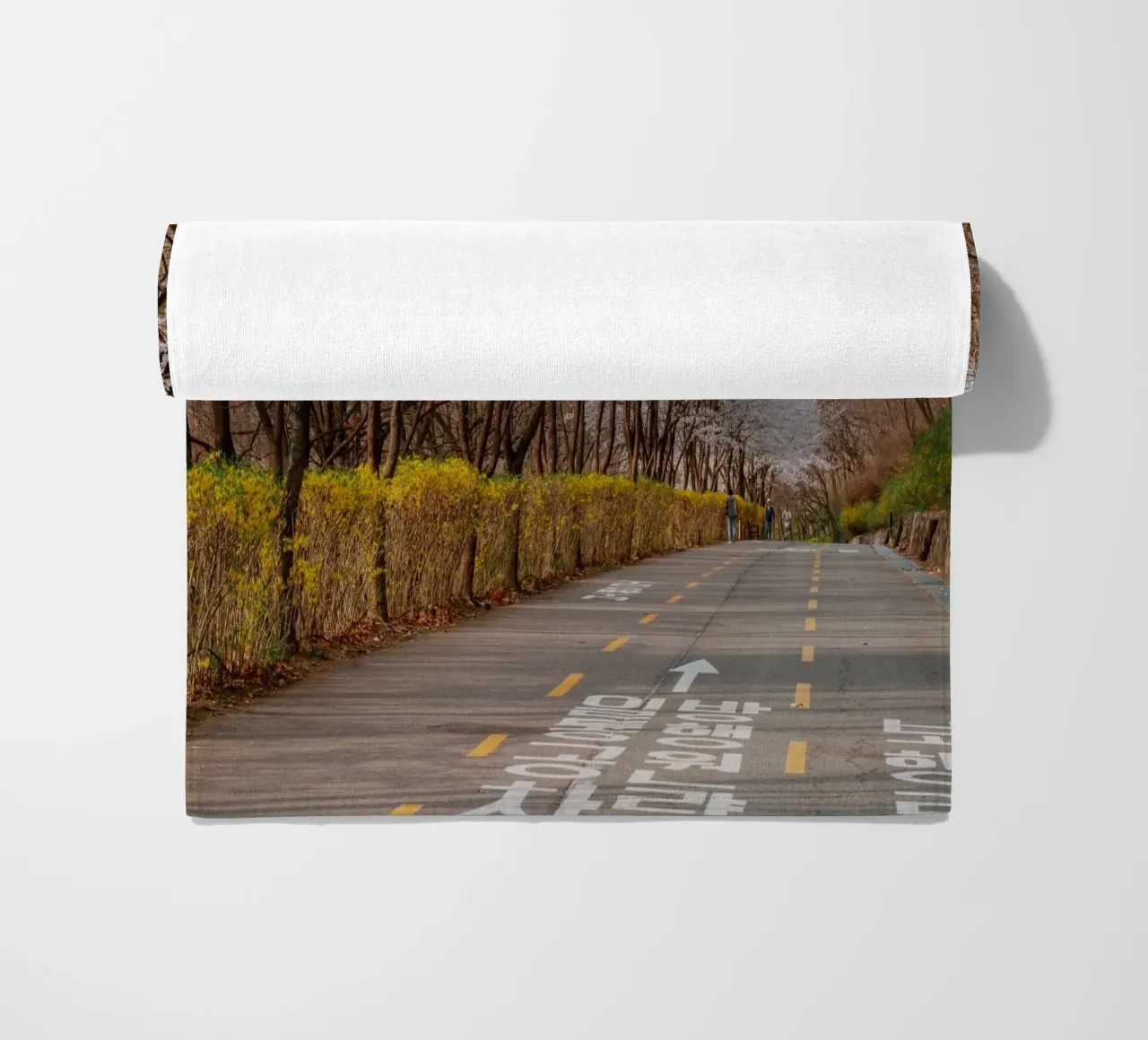 I ciliegi in fiore del Parco Haneul a Seul, Corea del Sud telo mare da mbgraphx2