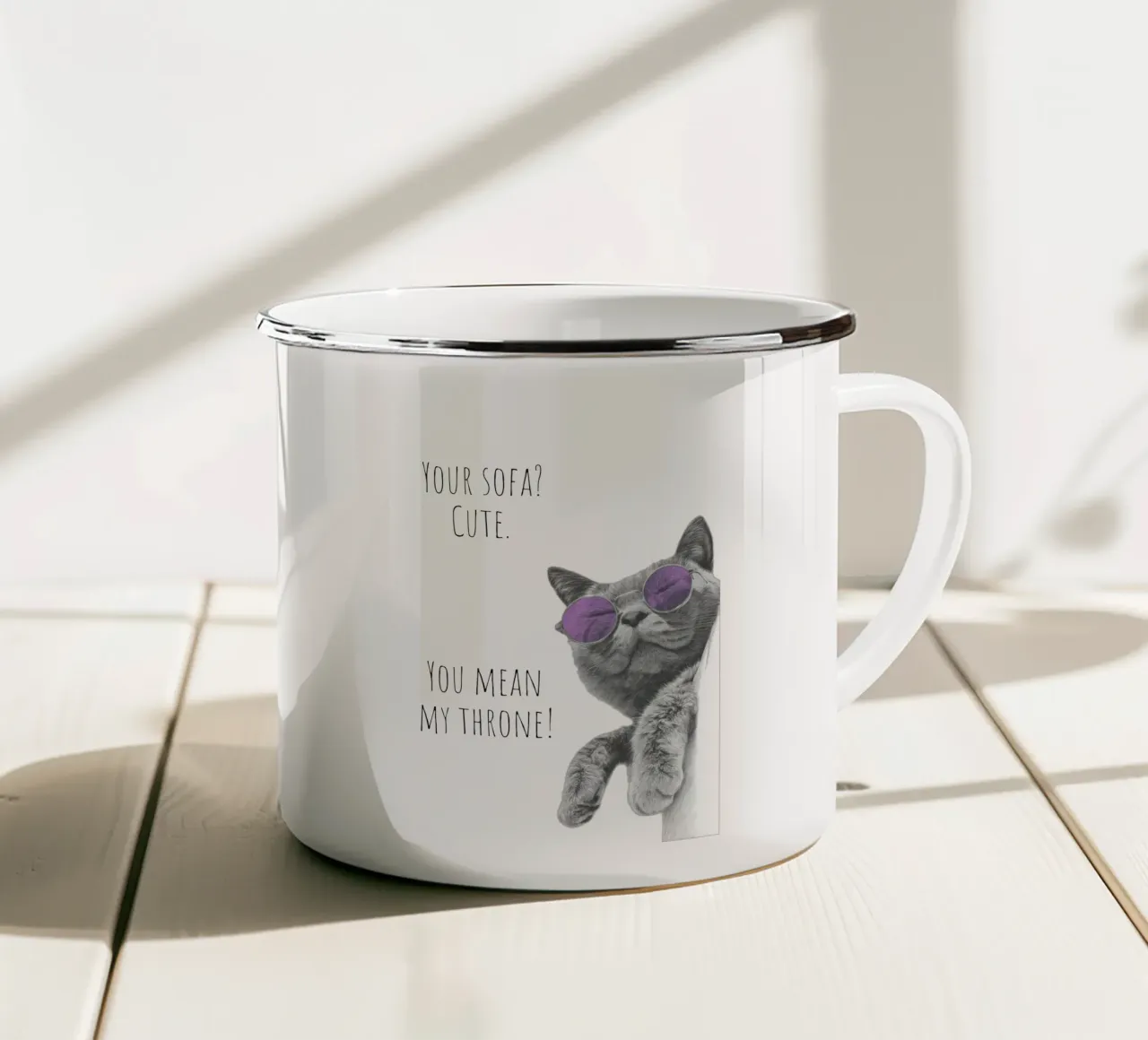 Gatto fresco - Il mio trono tazza in smalto da Melanie Viola