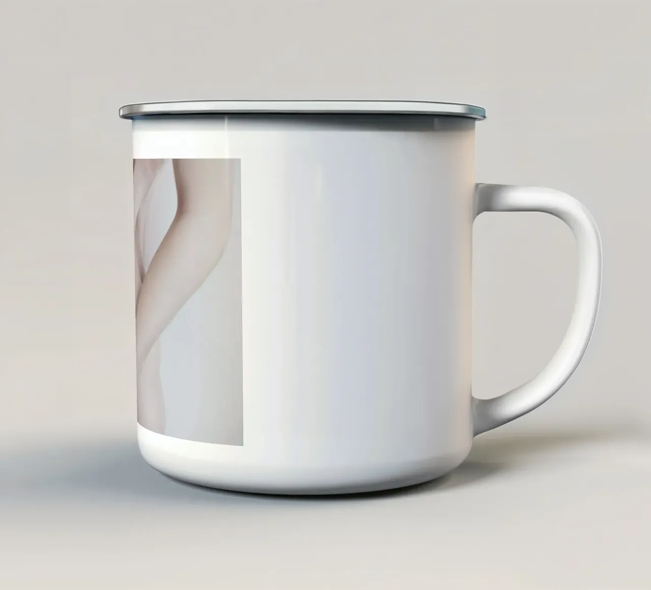The Silkmoth 11 tazza in smalto da Paul Aidan Perry