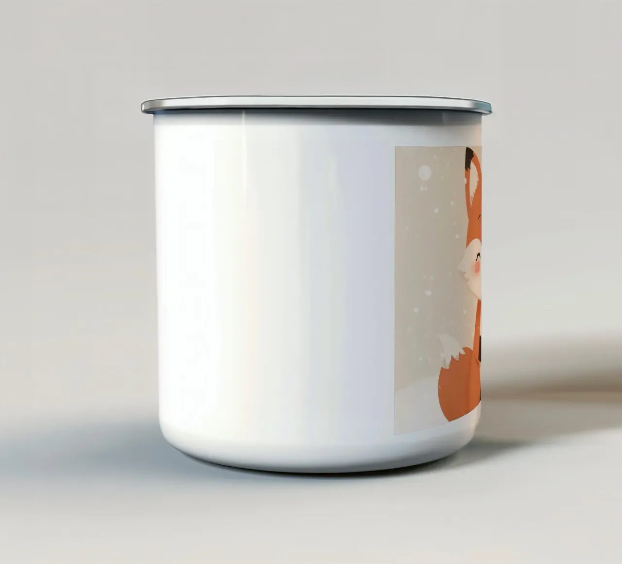 Voxy con un regalo invernale rosso tazza in smalto da Voxy's Adventures