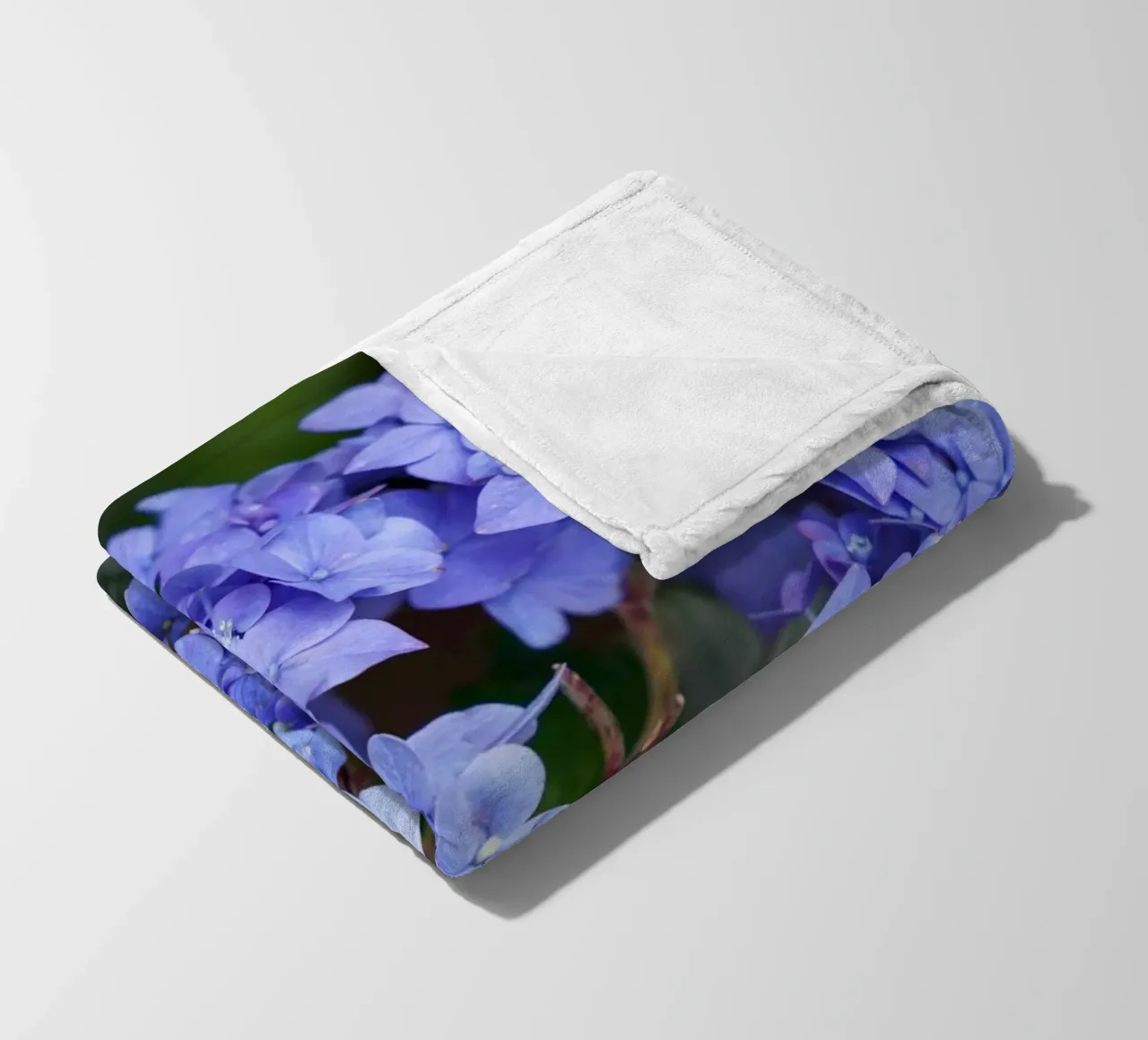 Serenity in Bloom coperta in pile da somewhere.soul.escape