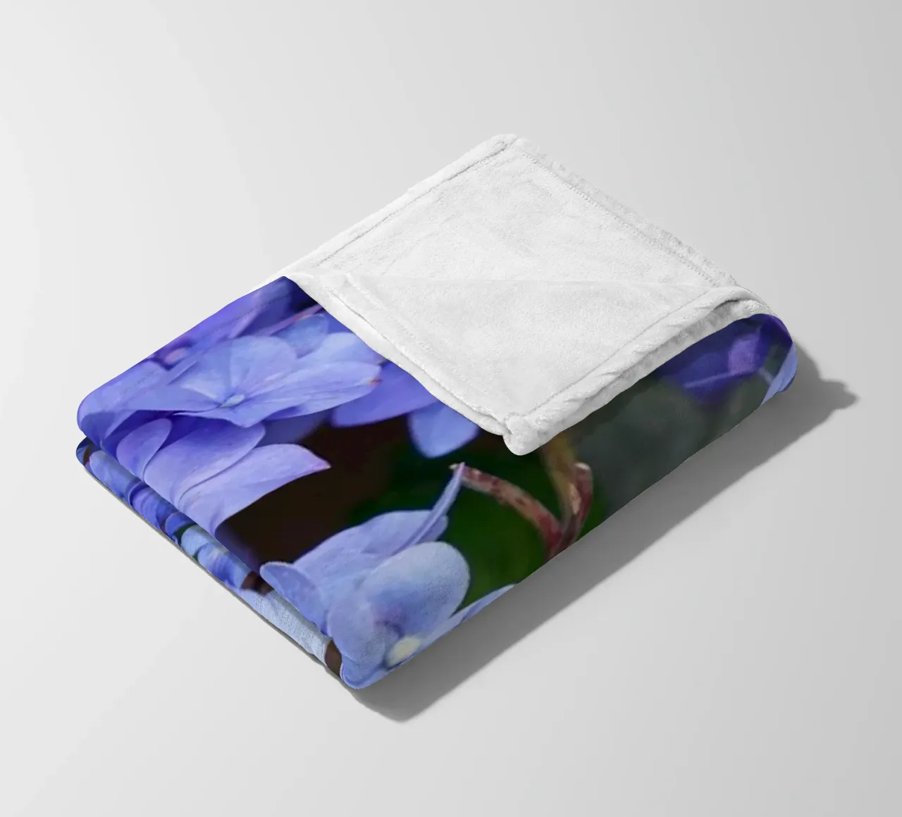 Serenity in Bloom coperta in pile da somewhere.soul.escape