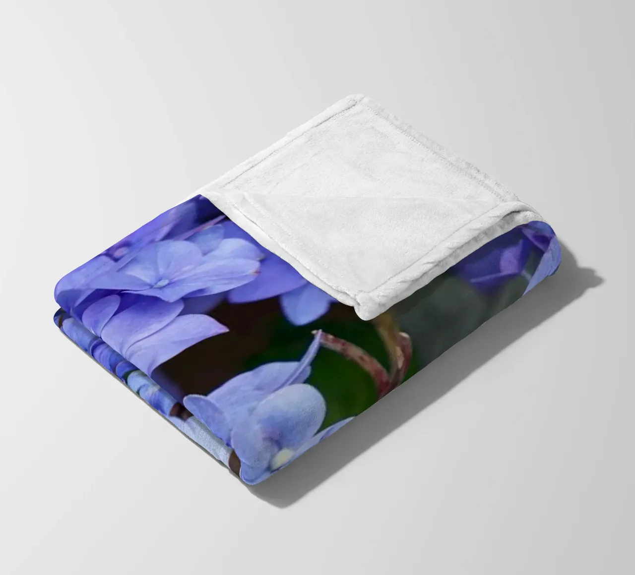 Serenity in Bloom coperta in pile da somewhere.soul.escape