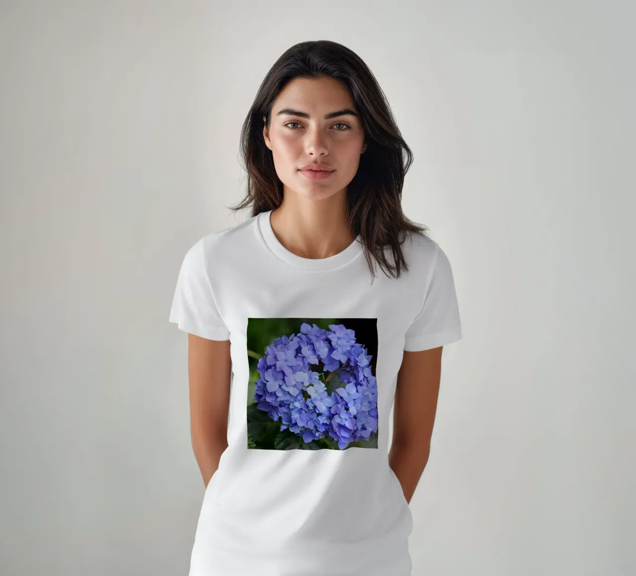 Serenity in Bloom t-shirt da somewhere.soul.escape