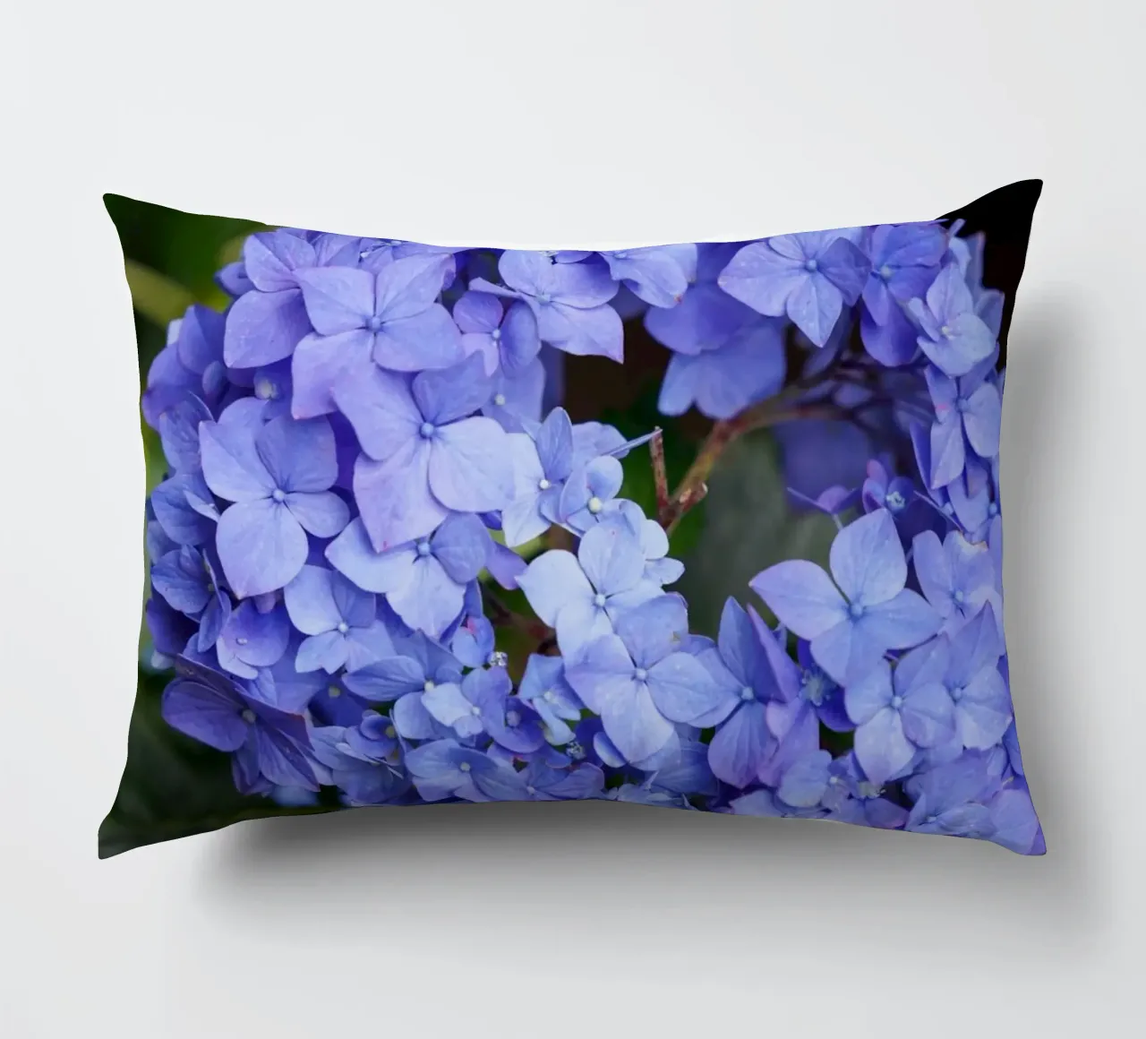 Serenity in Bloom cuscino da somewhere.soul.escape