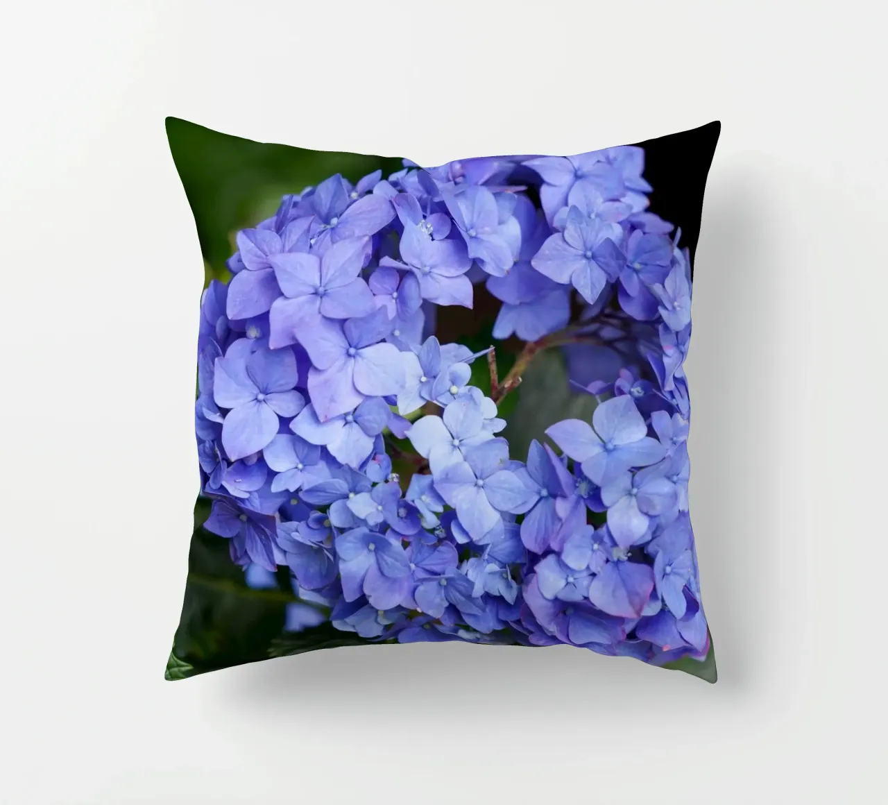 Serenity in Bloom cuscino da somewhere.soul.escape