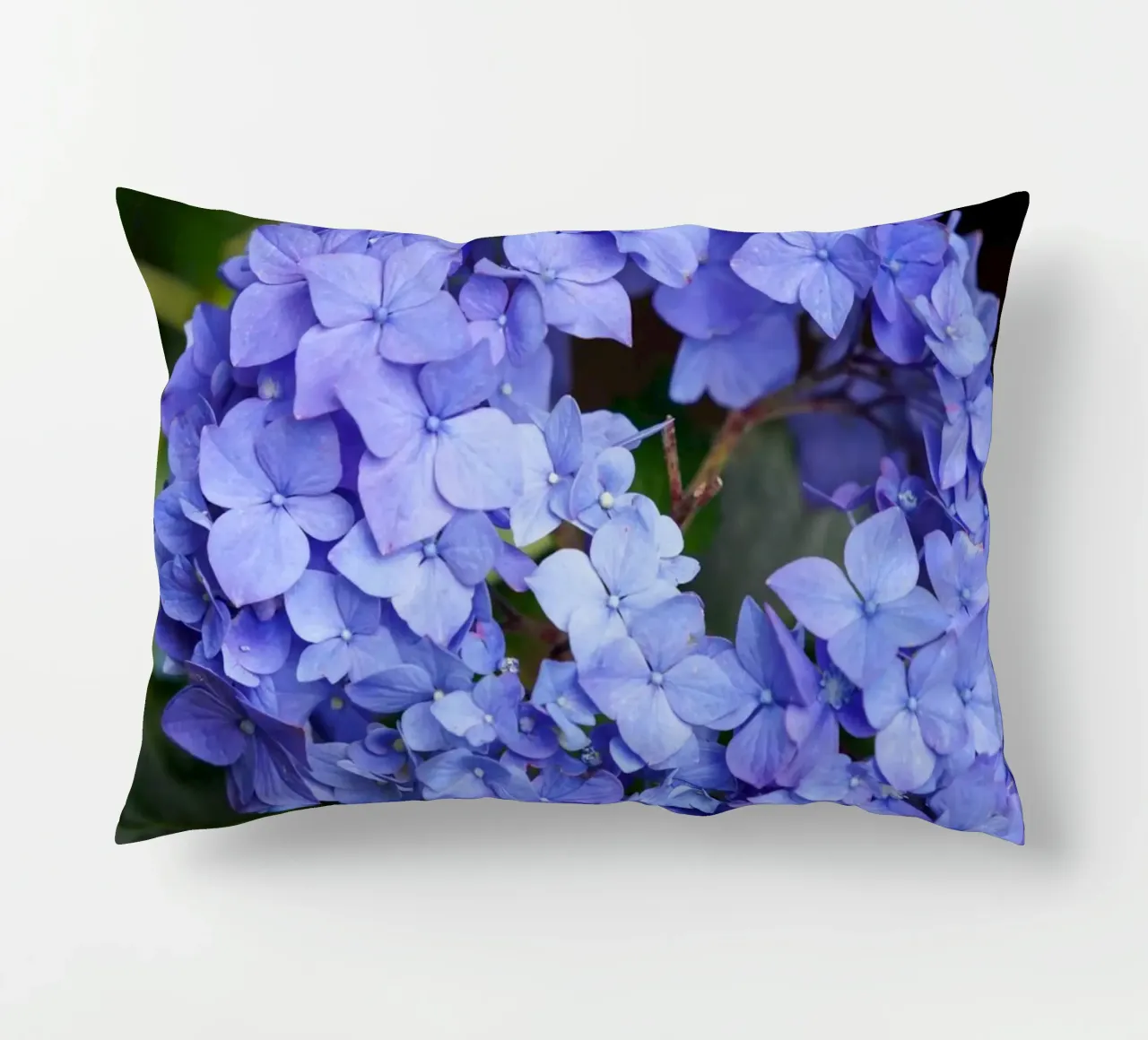 Serenity in Bloom cuscino da somewhere.soul.escape