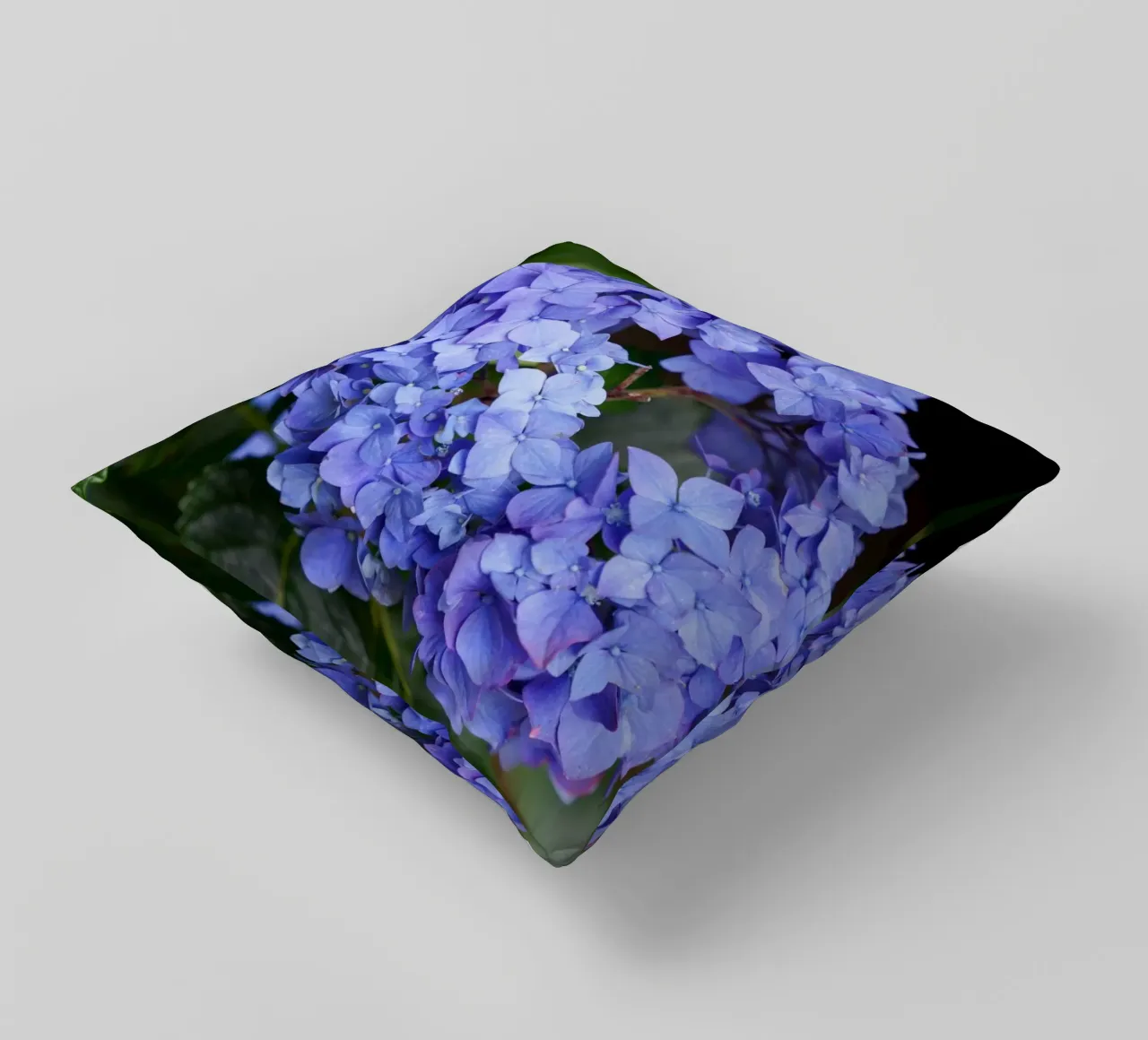 Serenity in Bloom cuscino da somewhere.soul.escape