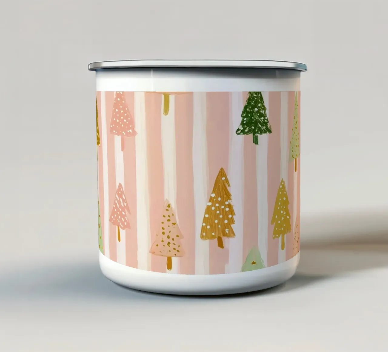 Alberi di Natale su strisce di colore bianco tazza in smalto da Roseberry Design