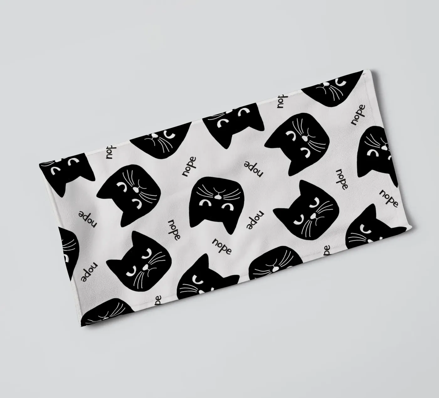 Chat grincheux serviette de bain de Orara Studio