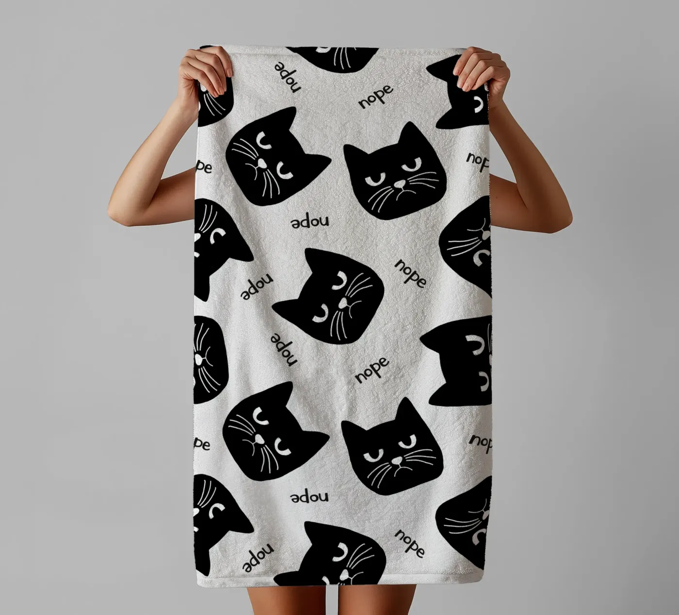 Grumpy Cat Handtuch von Orara Studio