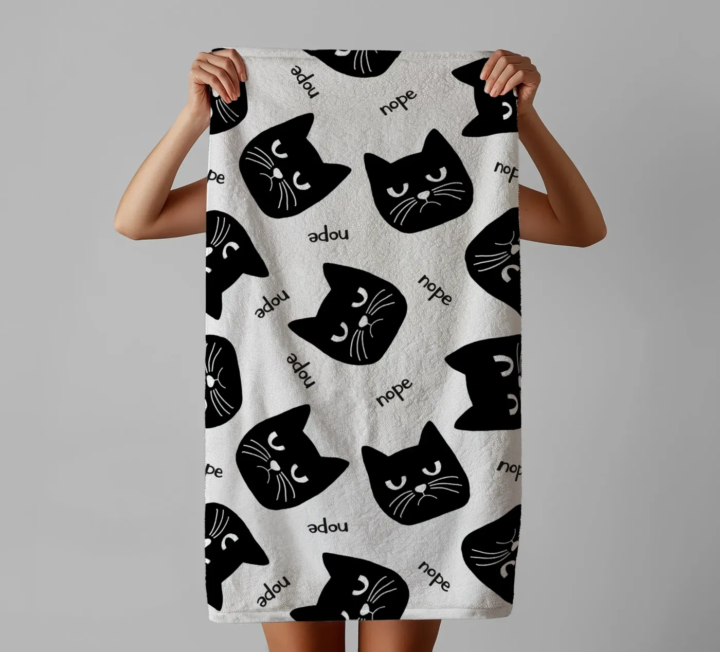 Chat grincheux serviette de bain de Orara Studio