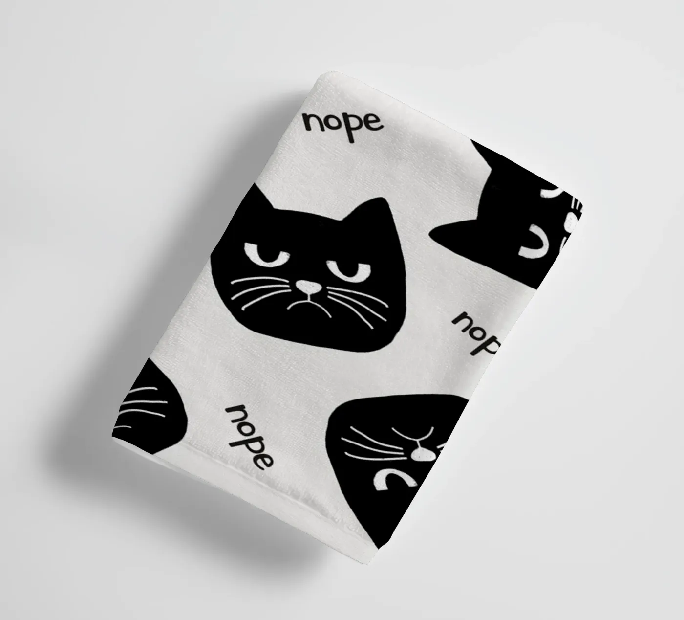Chat grincheux serviette de bain de Orara Studio