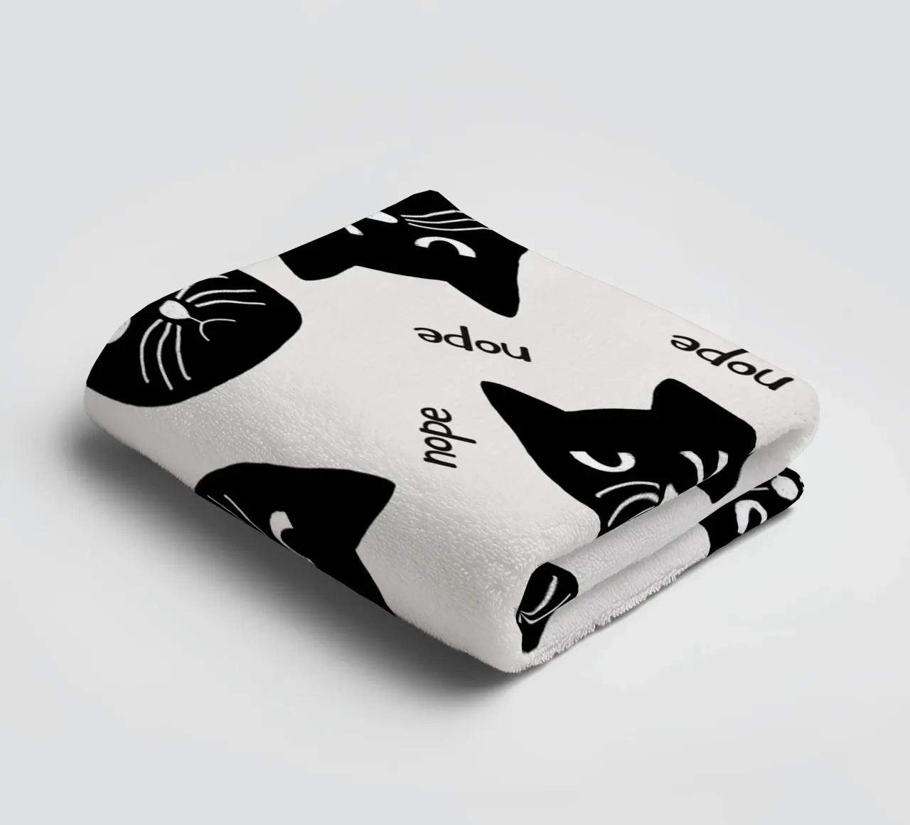 Grumpy Cat Handtuch von Orara Studio