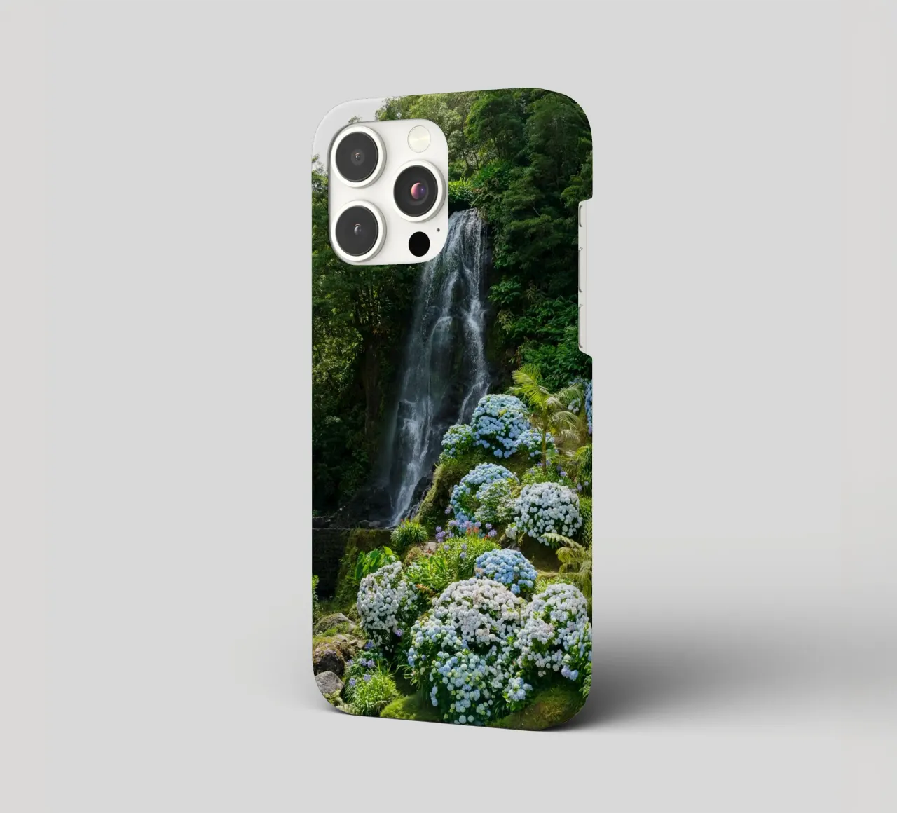 Azure Flow cover iphone da somewhere.soul.escape