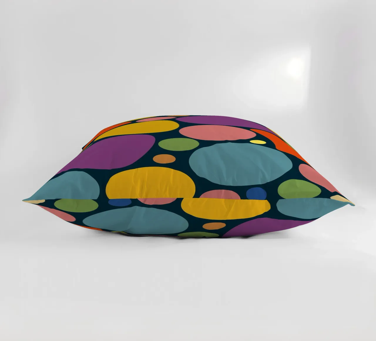 Mid-century Pop-Art Inspired Abstract Pattern cojín de good-vibes
