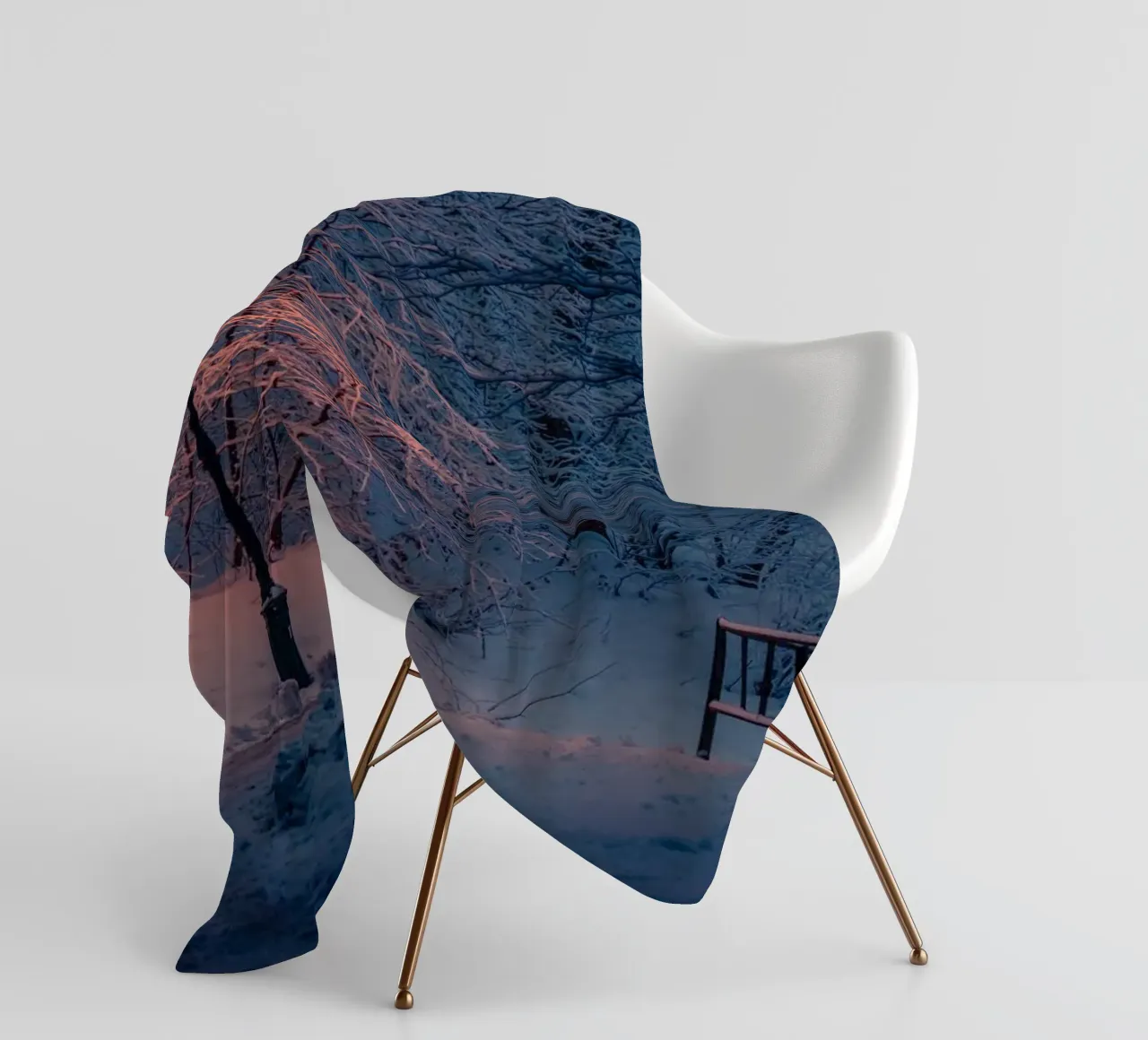 Lanterna notturna invernale coperta in pile da Marcel Bisig