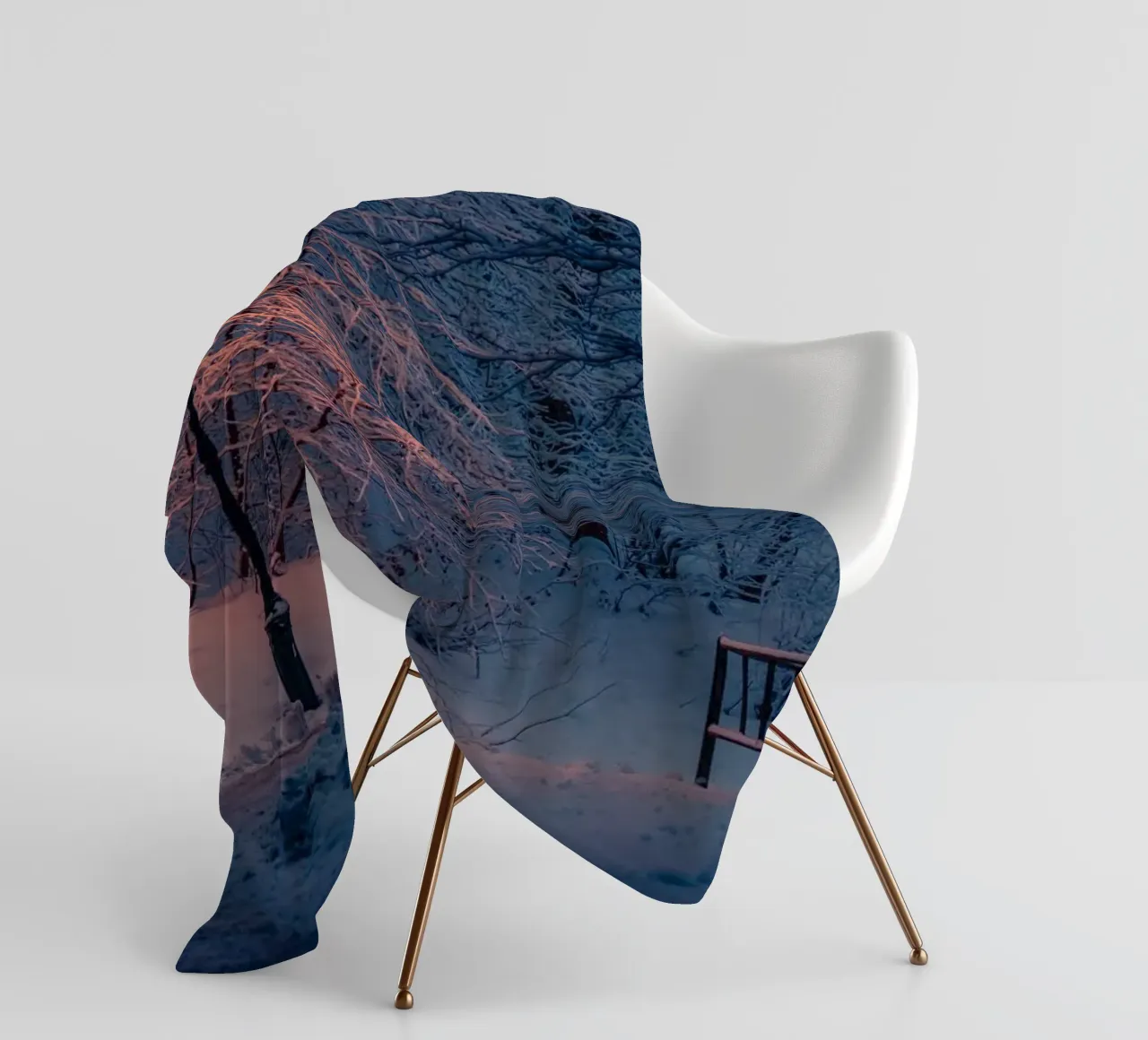 Lanterna notturna invernale coperta in pile da Marcel Bisig