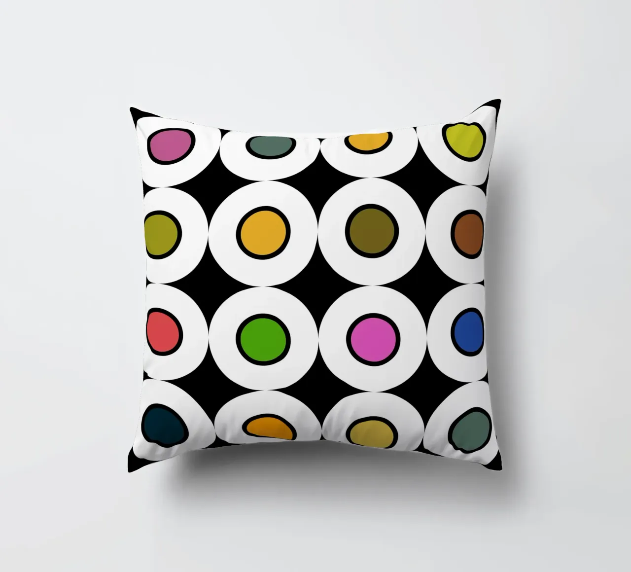 Retro 1960s Inspired Pattern Kissen von good-vibes