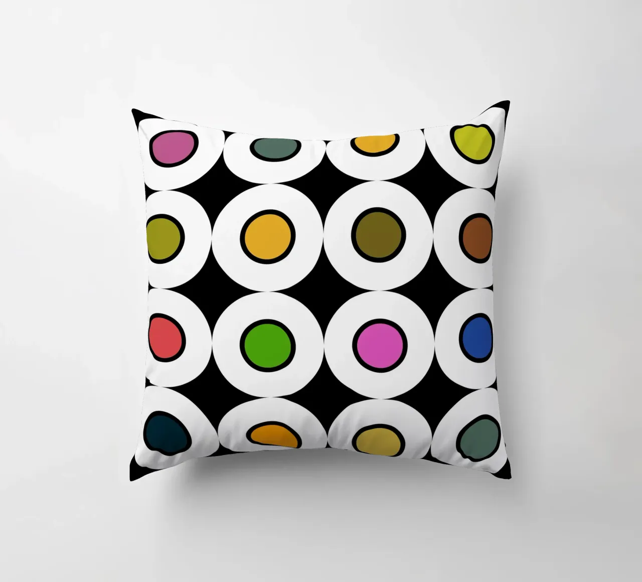 Retro 1960s Inspired Pattern Kissen von good-vibes
