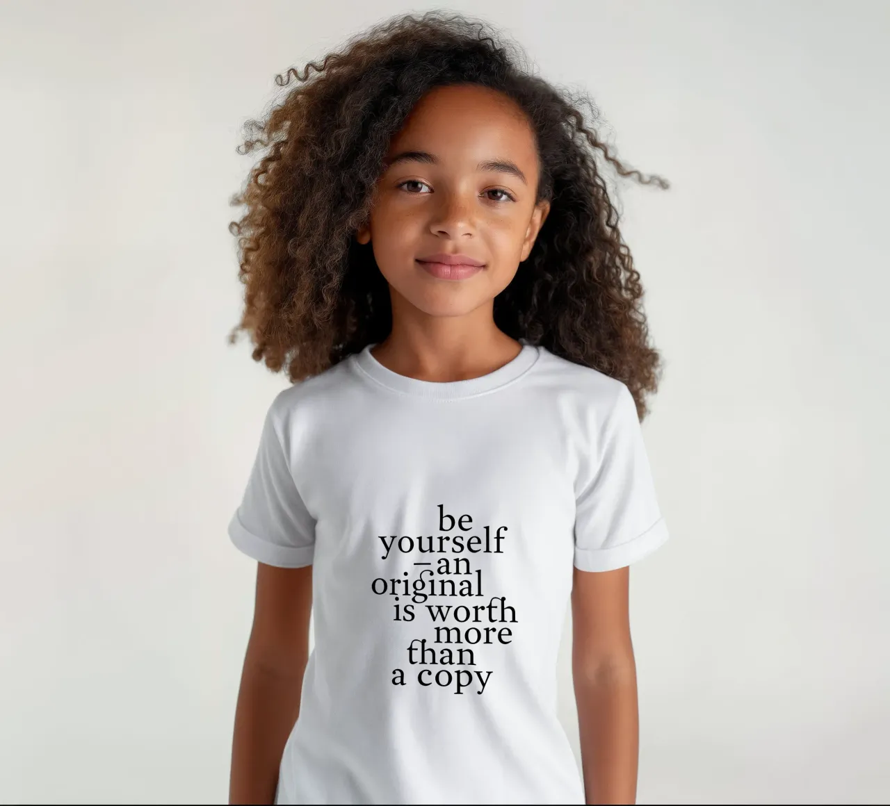 be yourself – an original is worth more than a copy t-shirt bambini da The True Type