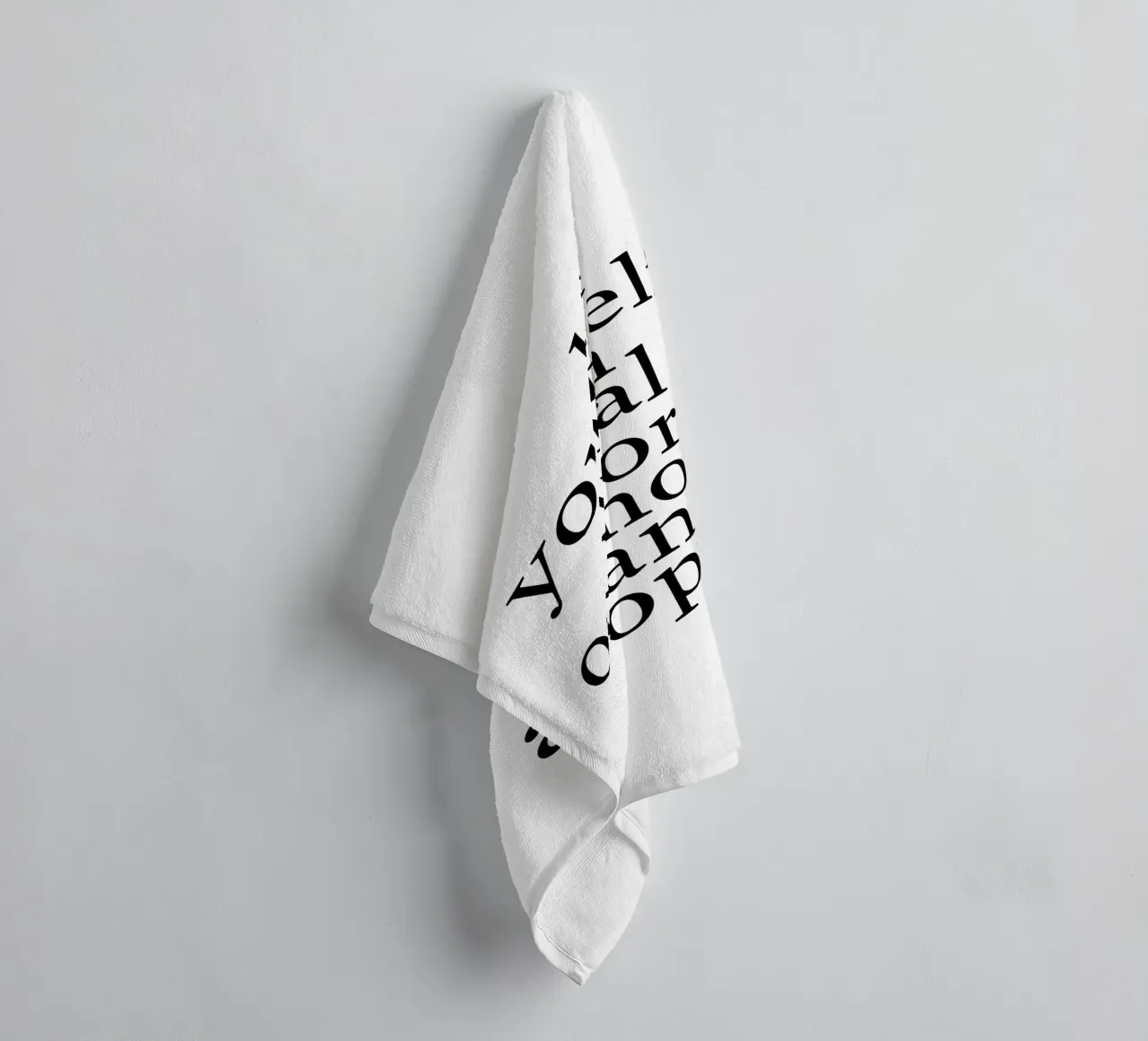 be yourself – an original is worth more than a copy asciugamano da bagno da The True Type