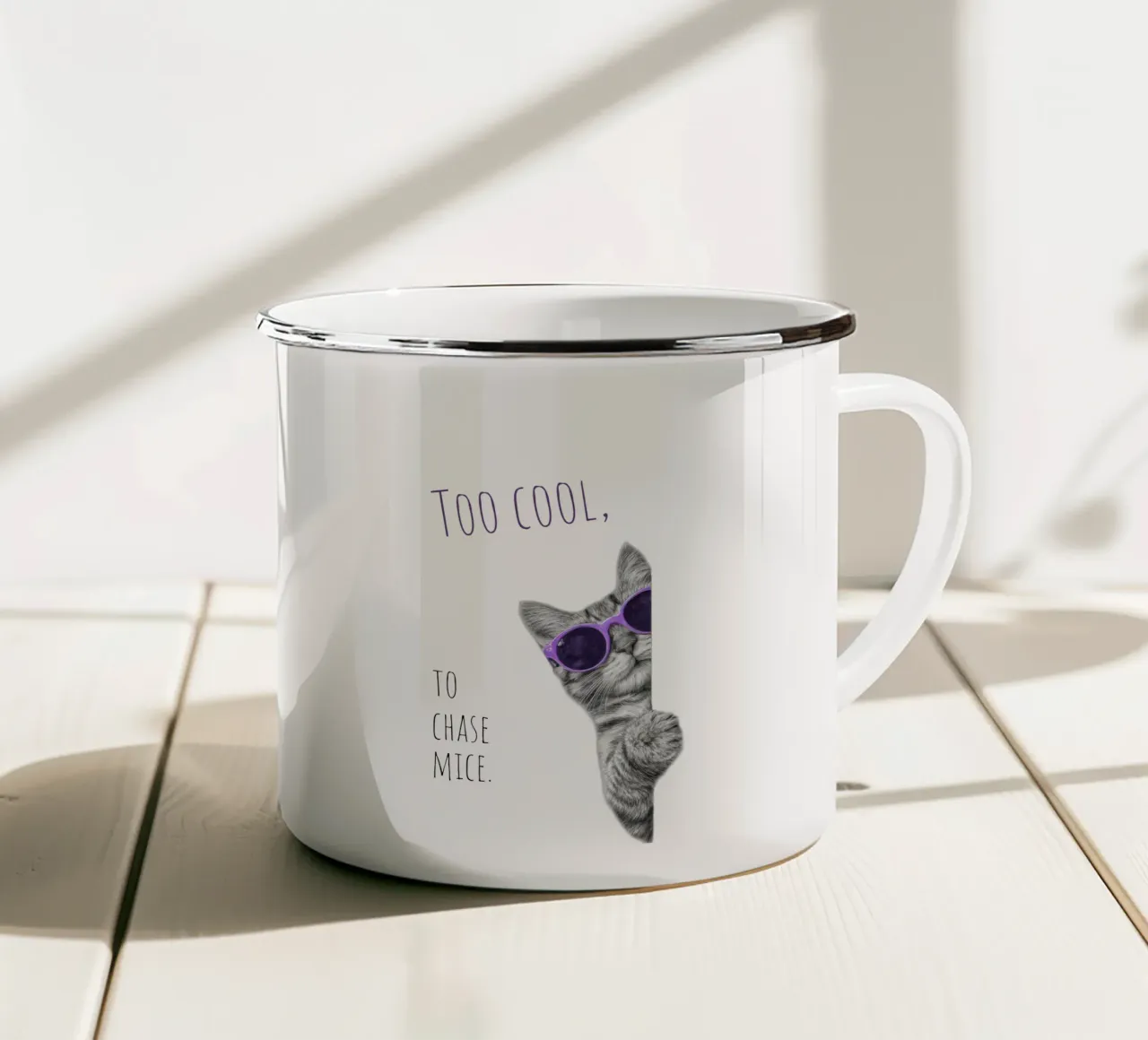 Gatto fresco tazza in smalto da Melanie Viola