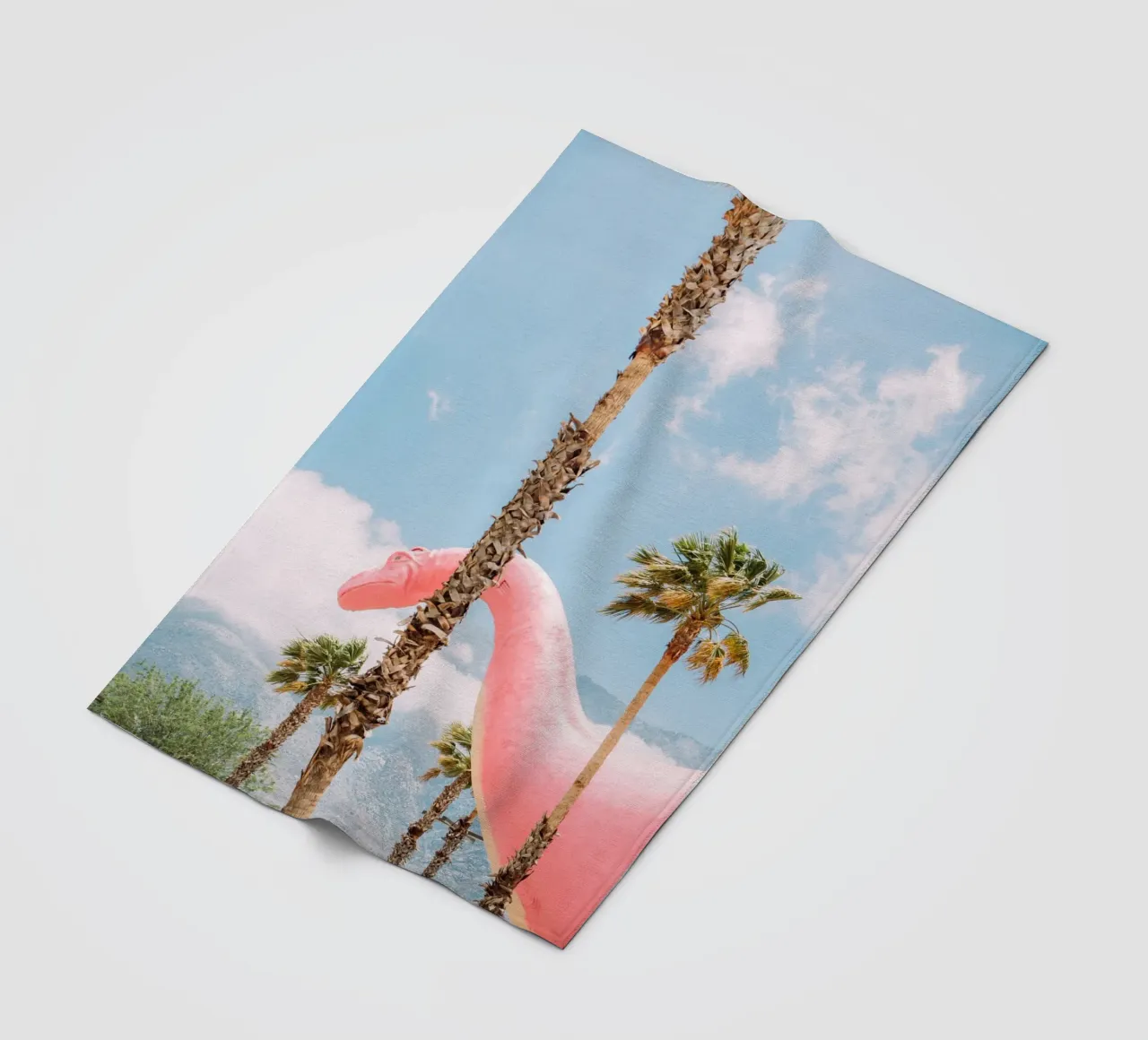 Pink Cabazon Dinosaur coperta in pile da patiphotography
