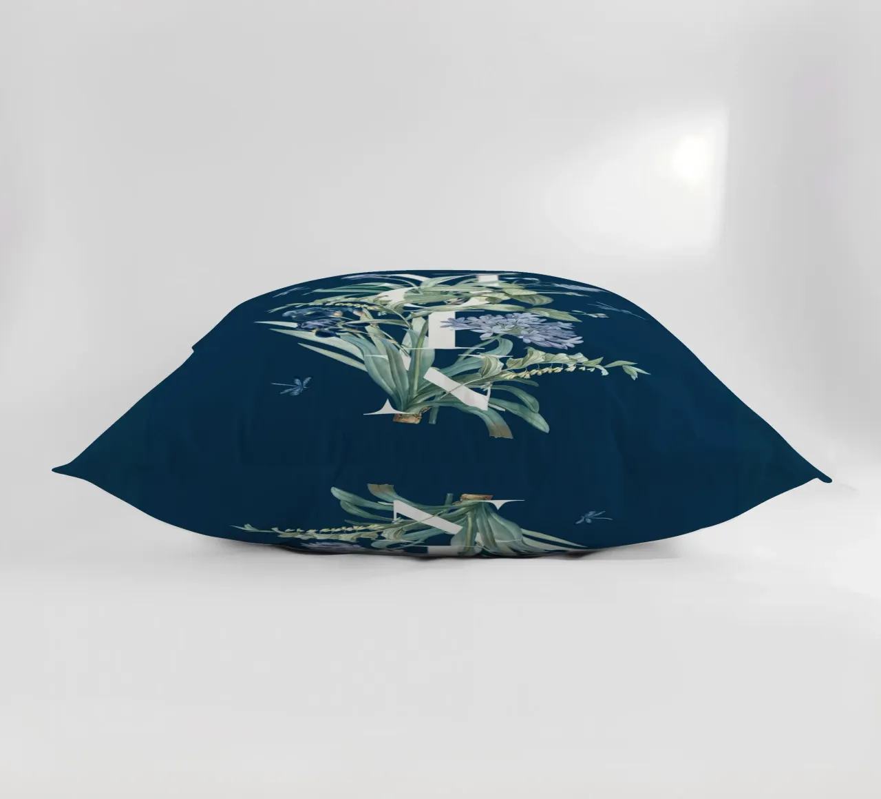 Moin Botanik Bianco Vintage Blu cuscino da Studio Frances M