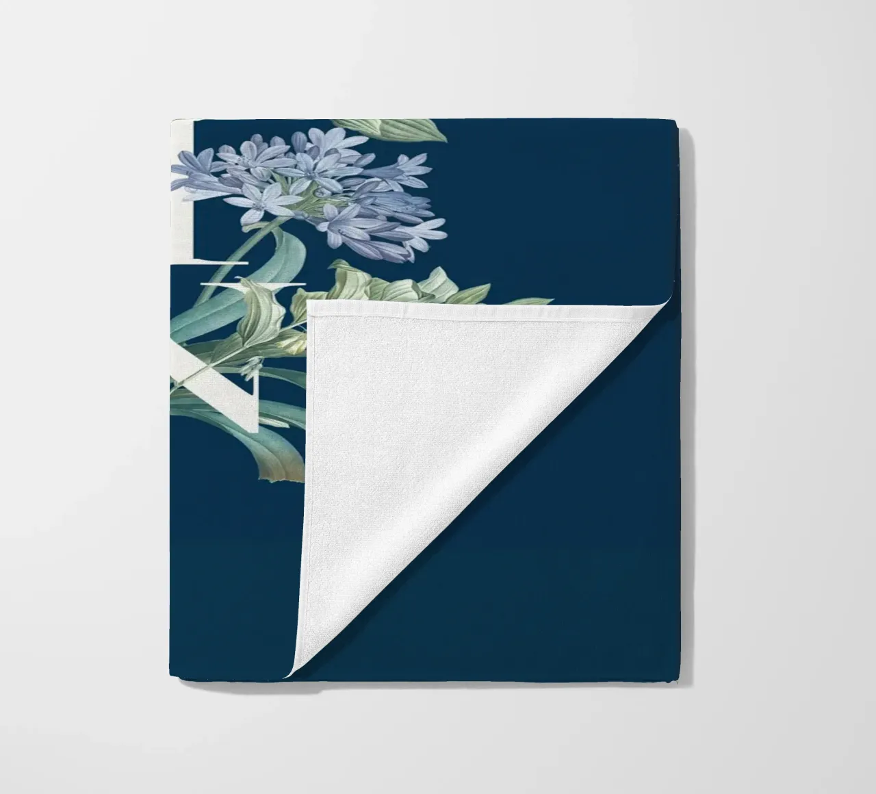 Moin Botanik Bianco Vintage Blu telo mare da Studio Frances M