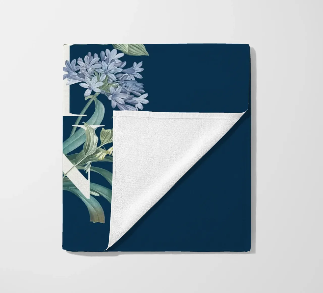 Moin Botanik Bianco Vintage Blu telo mare da Studio Frances M