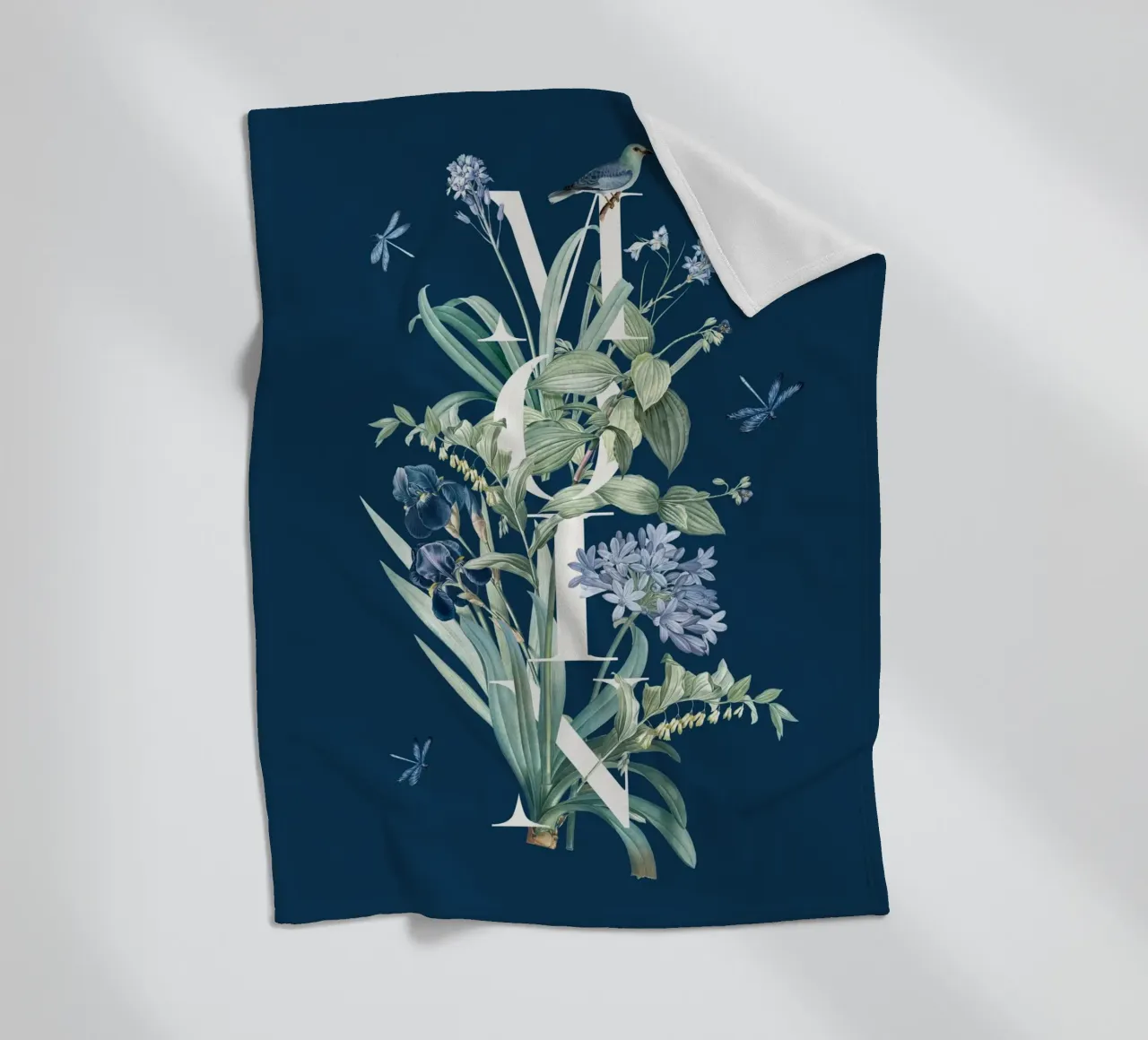 Moin Botanik Bianco Vintage Blu coperta in pile da Studio Frances M