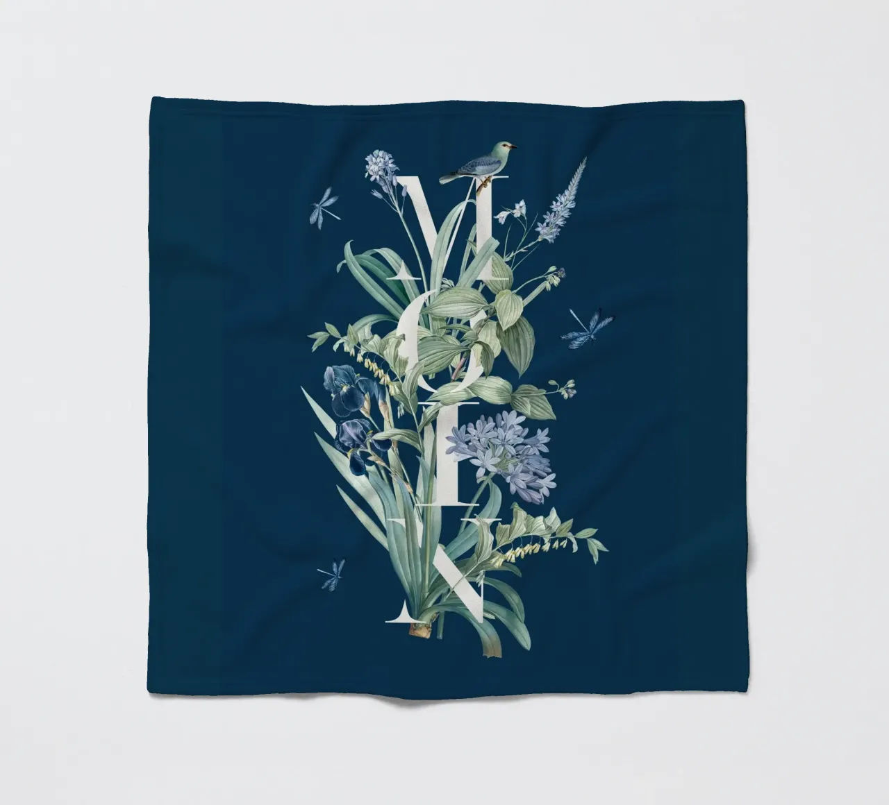 Moin Botanik Bianco Vintage Blu coperta in pile da Studio Frances M